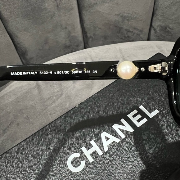 Chanel Pearl Sunglasses 5132-H Black - Picture 6 of 17